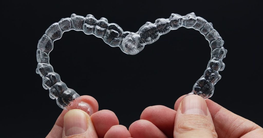 can you eat with invisalign
