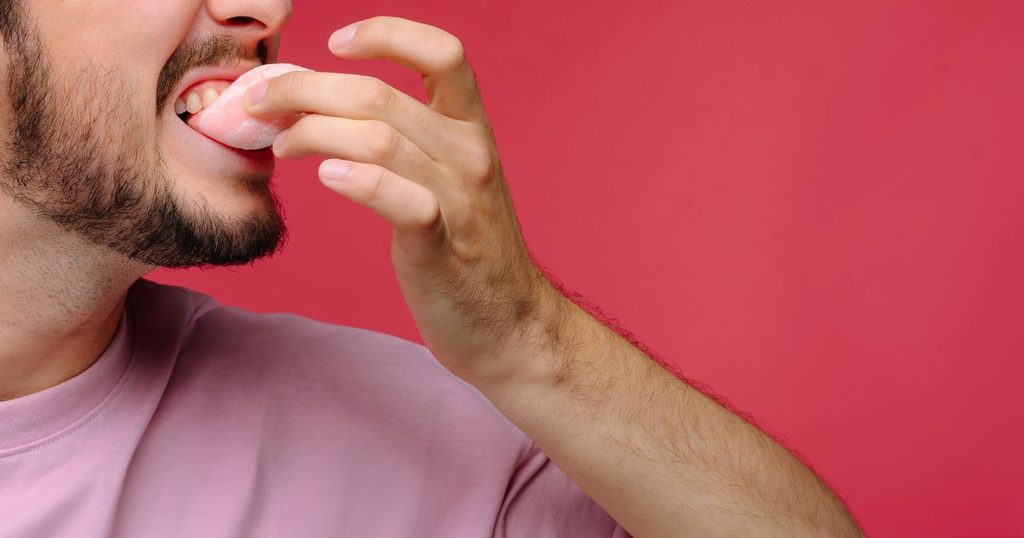 Invisalign eating and drinking guide showing when to remove aligners