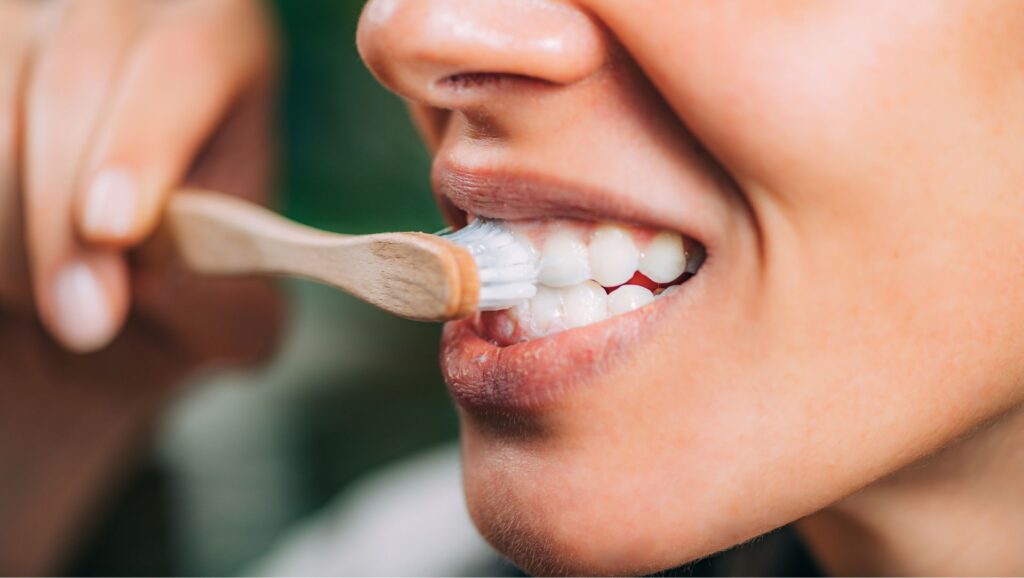 cómo eliminar la placa dental
